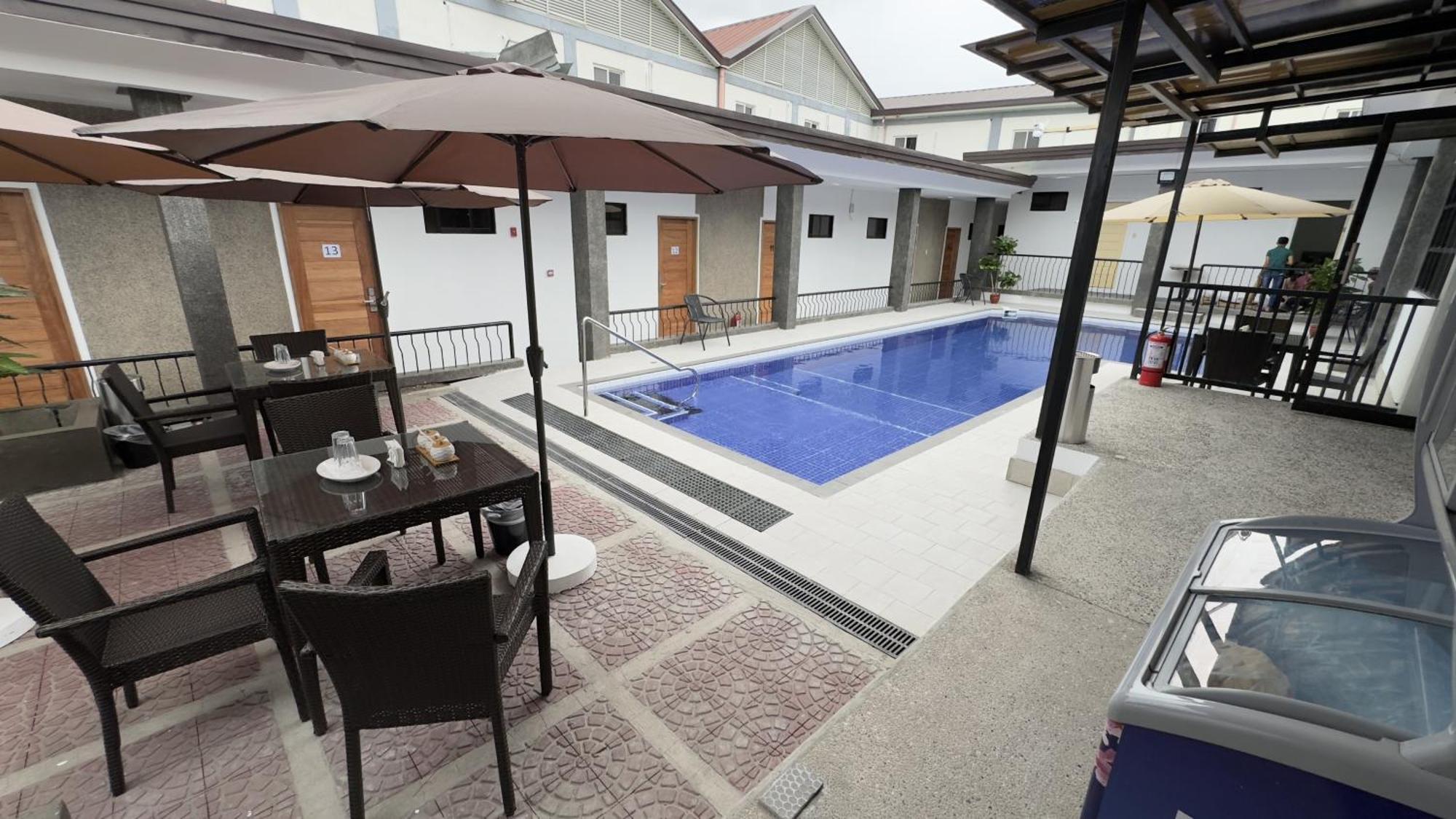 Bavarian Guest House Angeles Bagian luar foto