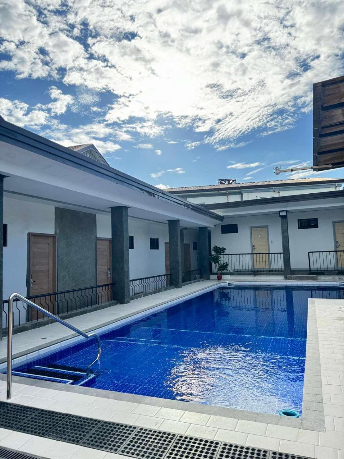 Bavarian Guest House Angeles Bagian luar foto