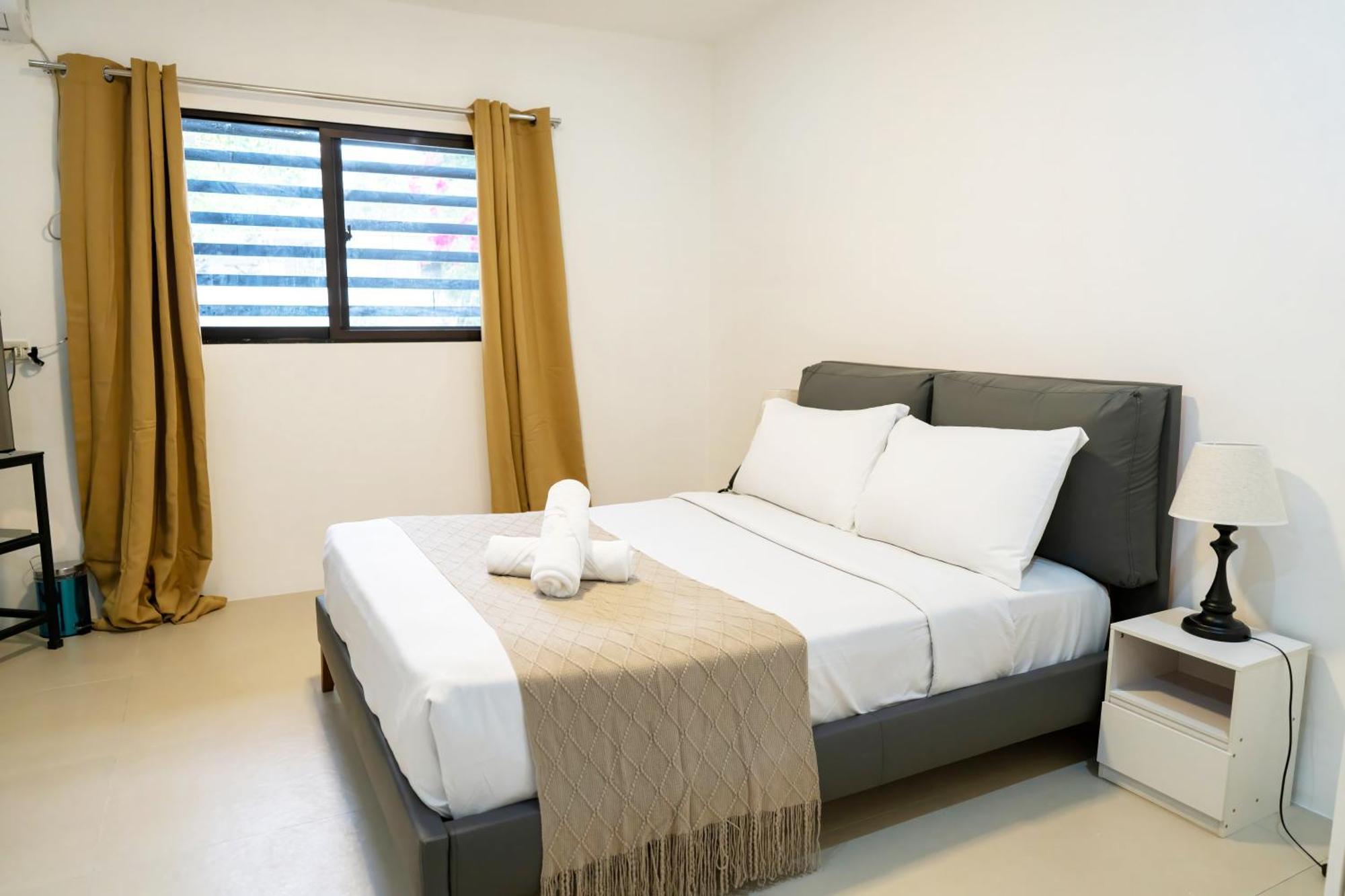 Bavarian Guest House Angeles Bagian luar foto